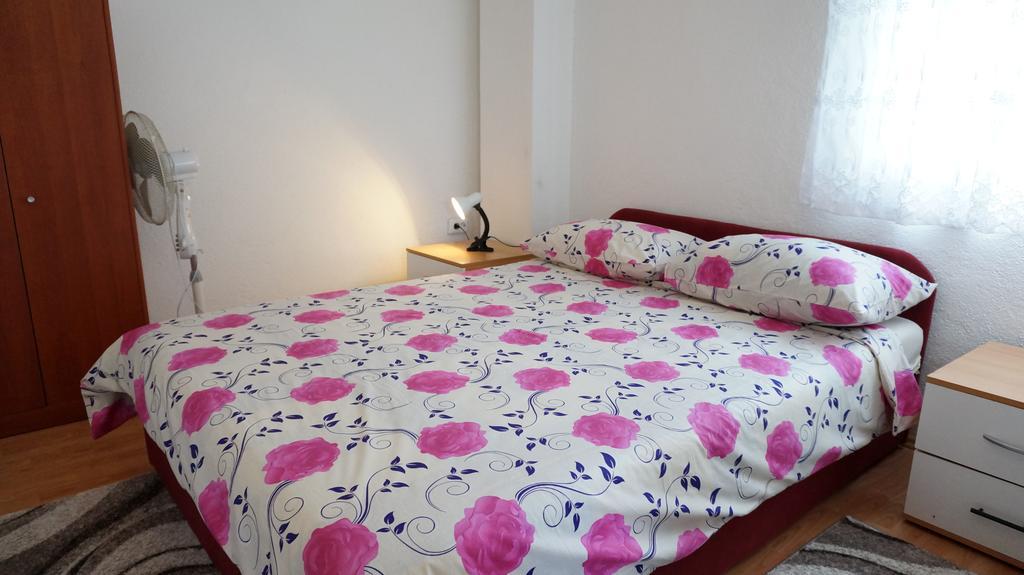 Apartments Red Rose Нин Экстерьер фото